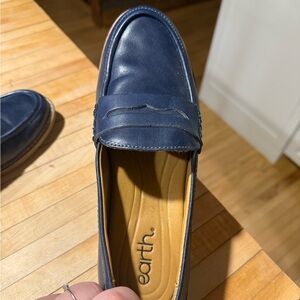 Earth Women's Navy Blue Leather Penny Loafers